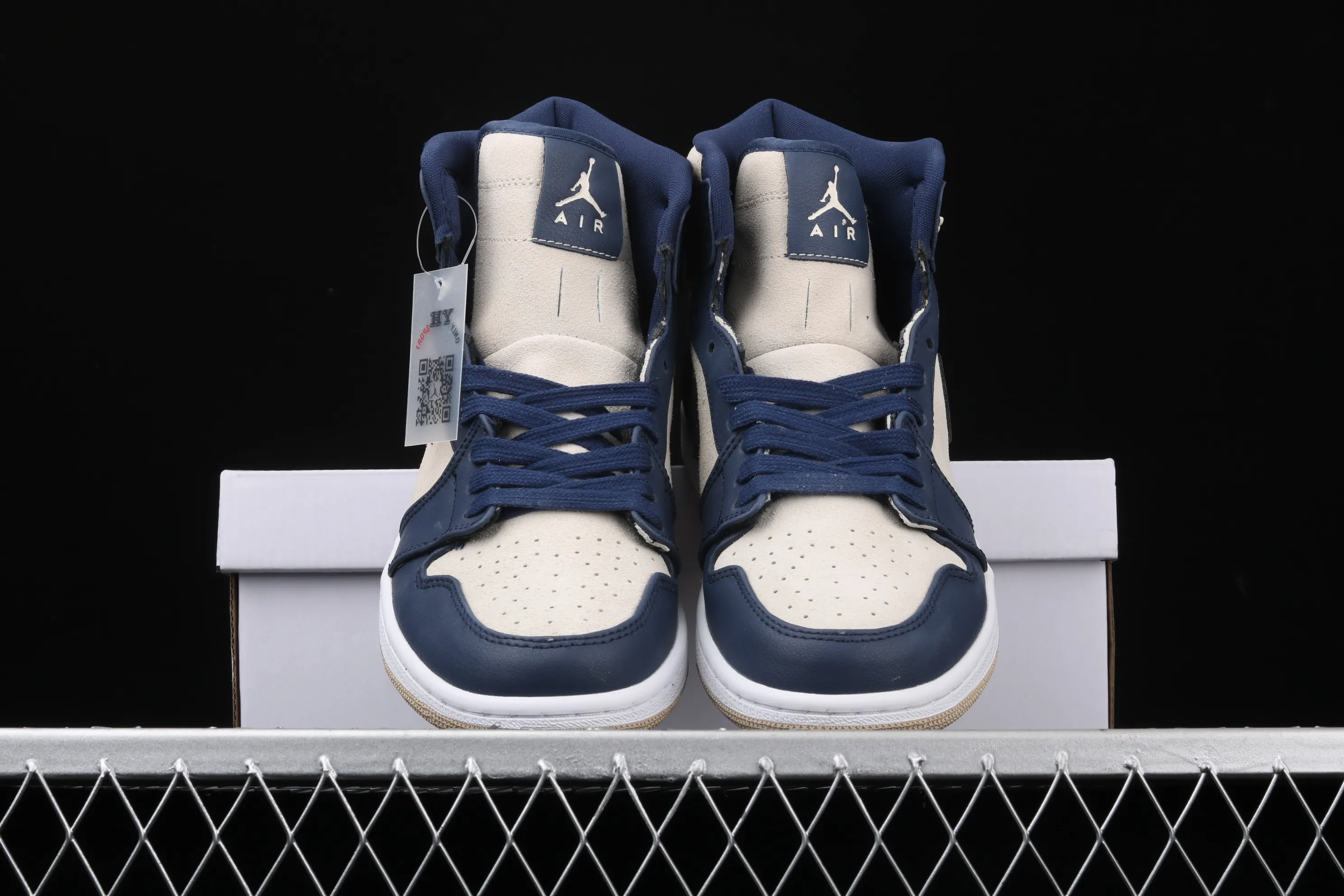 All categories Air Jordan Jordan series basketball shoes Air Jordan 1 High Air Jordan 1 Retro Premium AJ1 Joe 1 khaki blue frosted basketball shoes AQ9131-401